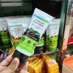 Mamaearth Charcoal Face Wash - Image 3